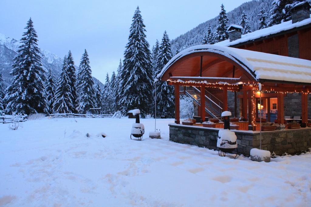 Le Rocher Hotel Champoluc Exterior foto