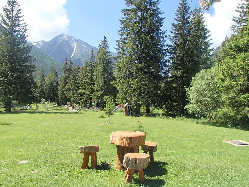 Le Rocher Hotel Champoluc Exterior foto